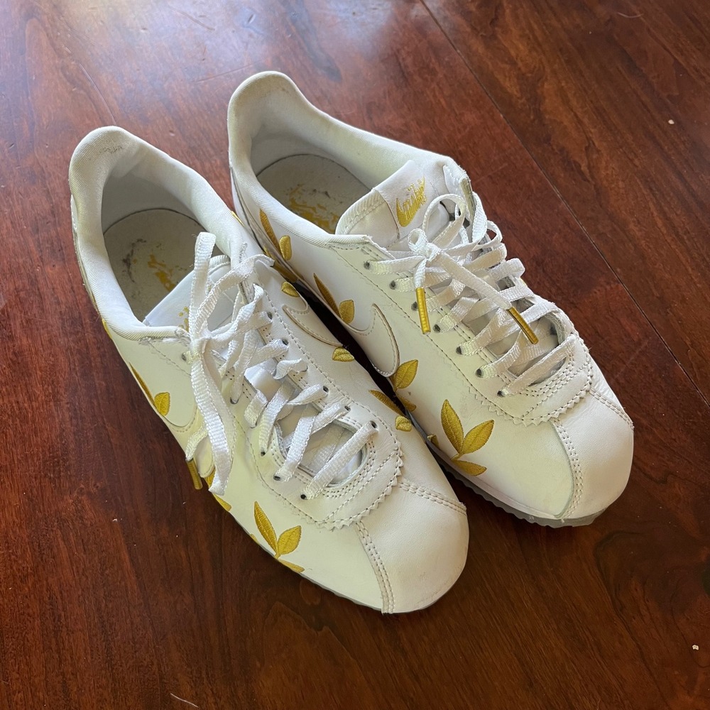 Nike Classic Cortez Premium White Gold Leaf Embroidered Sneakers AR5393-100 6.5W